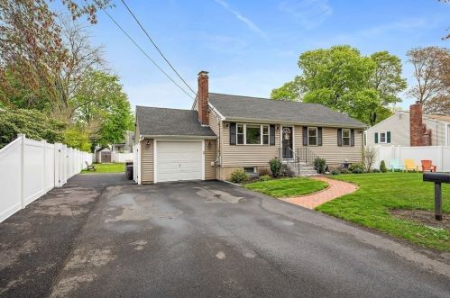 298 Central St, Weymouth, MA 02190 exterior