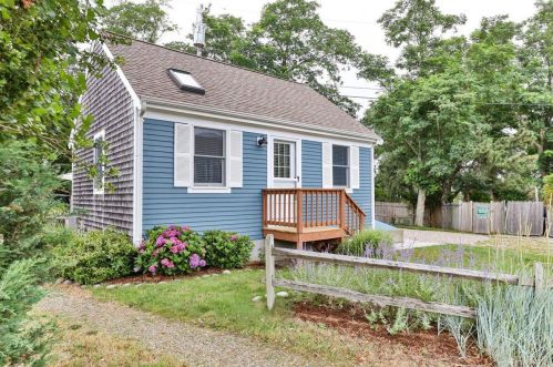 6 Shore Rd, North Truro, MA 02652 exterior