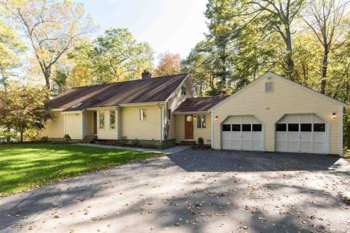 82 Woodland Rd, Hampton, NH 03842 exterior