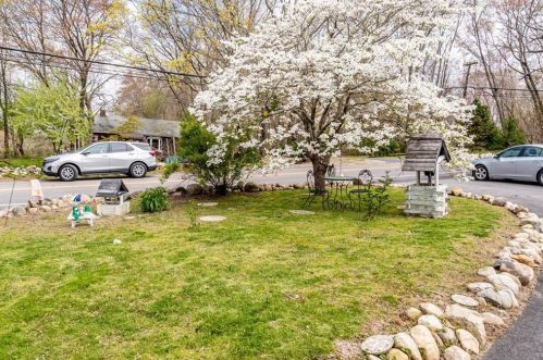 144 Hatchery Rd, North Kingstown, RI 02852 exterior