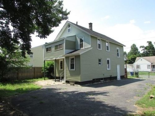 123 Savoy Ave, Springfield, MA 01104 exterior