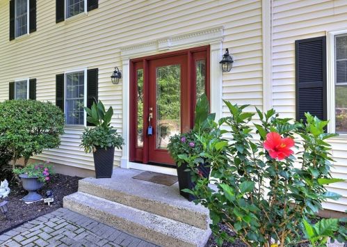 624 Jarvis St, Cheshire, CT 06410 exterior
