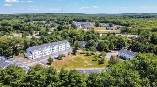 48 Thames Height Ln, Groton, CT 06340 exterior