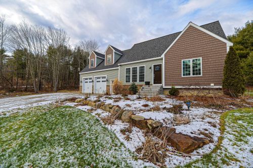 3 Elkins Rd, Epsom, NH 03234 exterior