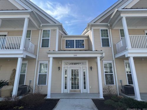 124 Center Meadow Ln, Danbury, CT exterior