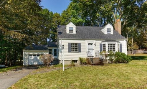 15 Foster Rd, Bedford, MA 01730 exterior