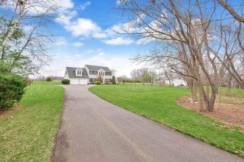 100 Rockville Rd, East Windsor, CT 06016 exterior