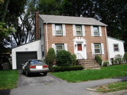 40 Roosevelt Rd, Newton, MA 02459 exterior