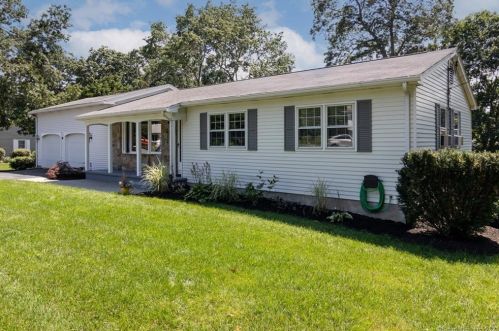 19 Foster St, Killingly, CT 06239 exterior