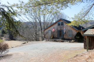 36 Russell Rd, Tunbridge, VT 05077 exterior