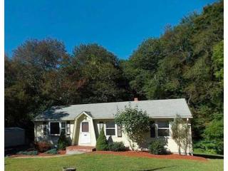 15 Linfield Ct, Smithfield, RI 02917 exterior