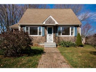 25 Terrace Ave, Tiverton, RI 02878 exterior