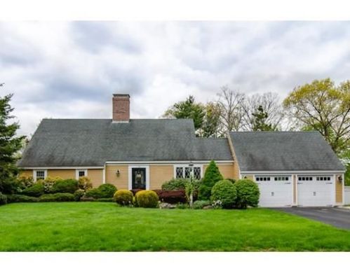 55 Heritage Ln, Weymouth, MA 02189 exterior