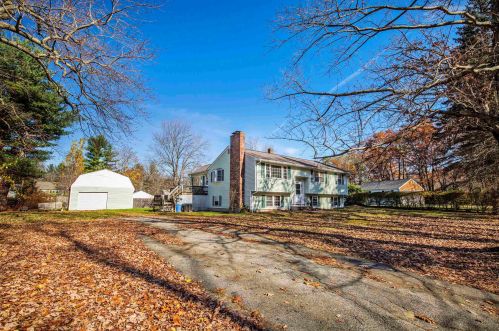 21 Autumn Cir, Plaistow, NH 03865 exterior