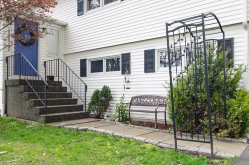 251 Whisconier Rd, Brookfield Center, CT 06804 exterior
