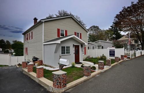 69 Bow St, Saugus, MA 01906 exterior