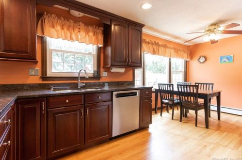 36 Simcka Dr, Wapping, CT 06074 exterior