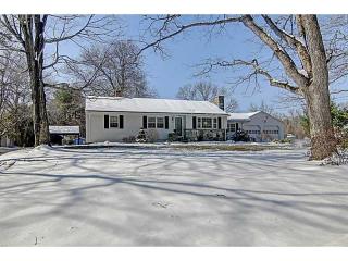 437 Angell Rd, Lincoln, RI 02865 exterior