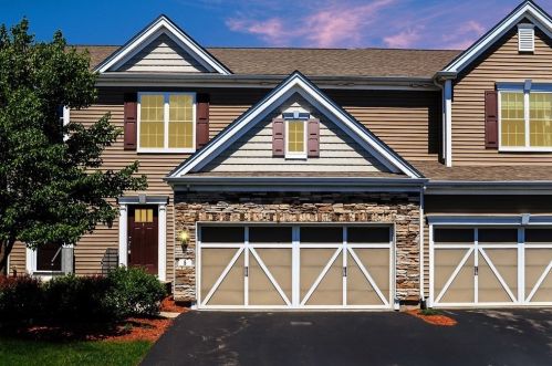 5 Kendall Ct, Bedford, MA 01730 exterior