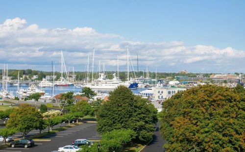 2 Capella, Newport, RI 02840 exterior