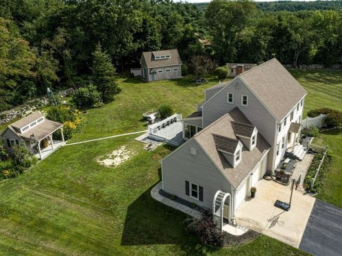 9 Castagnaro Way, Blackstone, MA 01504 exterior