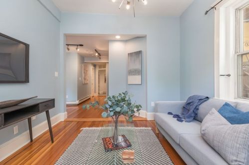 32 Robinwood Ave, Roxbury-Xing, MA 02130 exterior