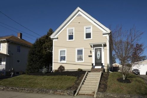 8 Nelson St, Plymouth, MA 02360 exterior