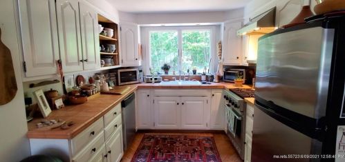 129 Highland Ave, Farmington, ME 04938 exterior