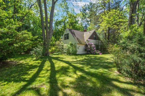 5 Porter Rd, Natick, MA 01760 exterior