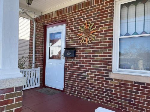 17 Commodore St, Providence, RI 02904 exterior