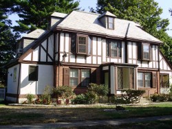 16 Winnetaska Rd, Newton, MA 02468 exterior