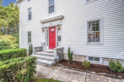 32 School St, Westerly, RI 02891 exterior