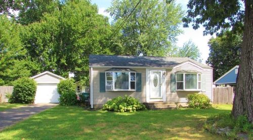 55 Yvette St, Chicopee, MA 01020 exterior