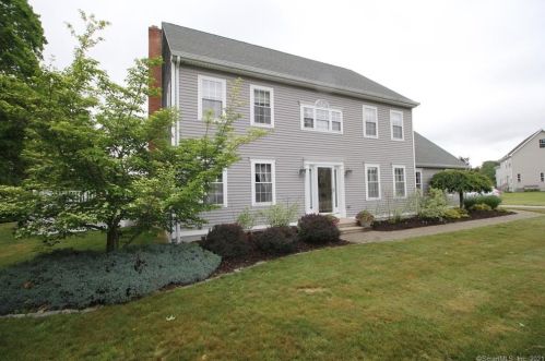 5 Wildflower Dr, Hebron, CT 06248 exterior