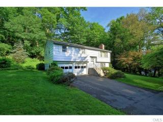 5 Old Town Rd, Ridgefield, CT 06877 exterior