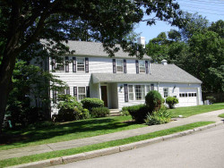 42 Juniper Ln, Newton, MA 02459 exterior