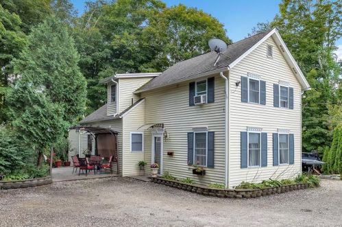 17 Hull Pl, Seymour, CT 06483 exterior