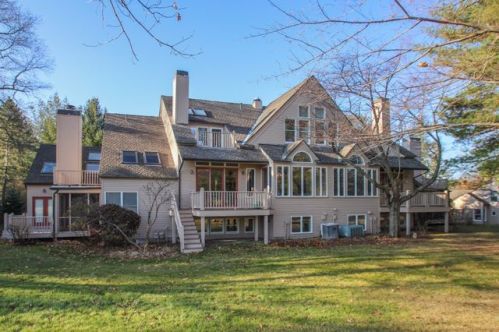 40 Cherry Hollow Rd, Nashua, NH 03062 exterior
