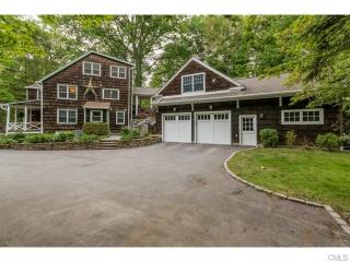 77 Pond Rd, Wilton, CT 06897 exterior