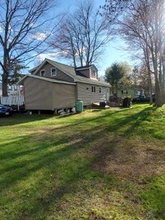 17 Willow St, Winchendon, MA 01475 exterior