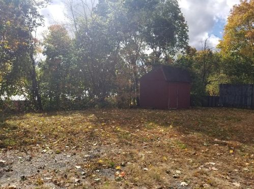 147 Pleasant St, Claremont, NH 03743 exterior