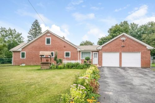 1008 Parker St, Springfield, MA 01129 exterior