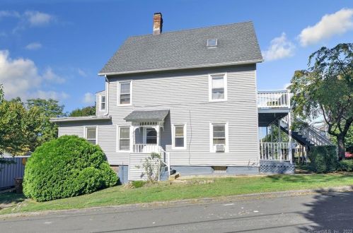 111 Kneen St, Huntington, CT 06484 exterior