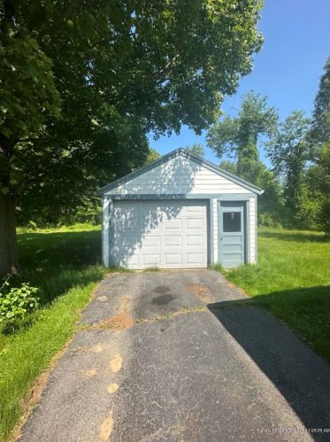 115 Old Post Rd, Kittery, ME 03904 exterior