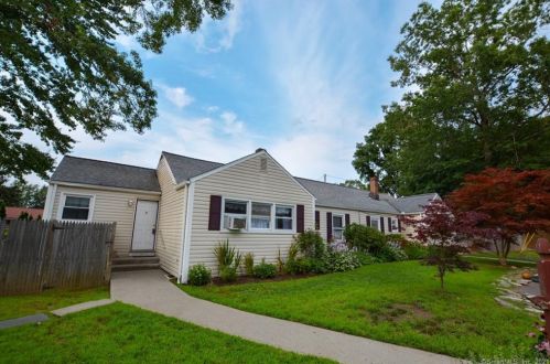 197 Dupont Pl, Bridgeport, CT 06610 exterior