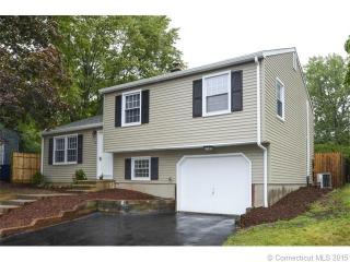 10 Kent Ct, Middletown, CT 06457 exterior