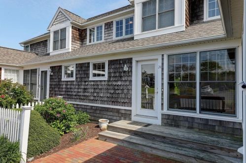 24 Fox Dr, South Kingstown, RI 02882 exterior