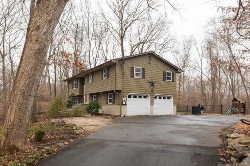 103 Dean Rd, East-Lyme, CT 06333 exterior