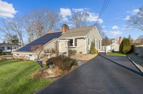 7 Pine Ln, Warren, RI 02885 exterior