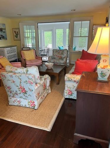 10 Pawcatuck Ave, Westerly, RI 02891 exterior